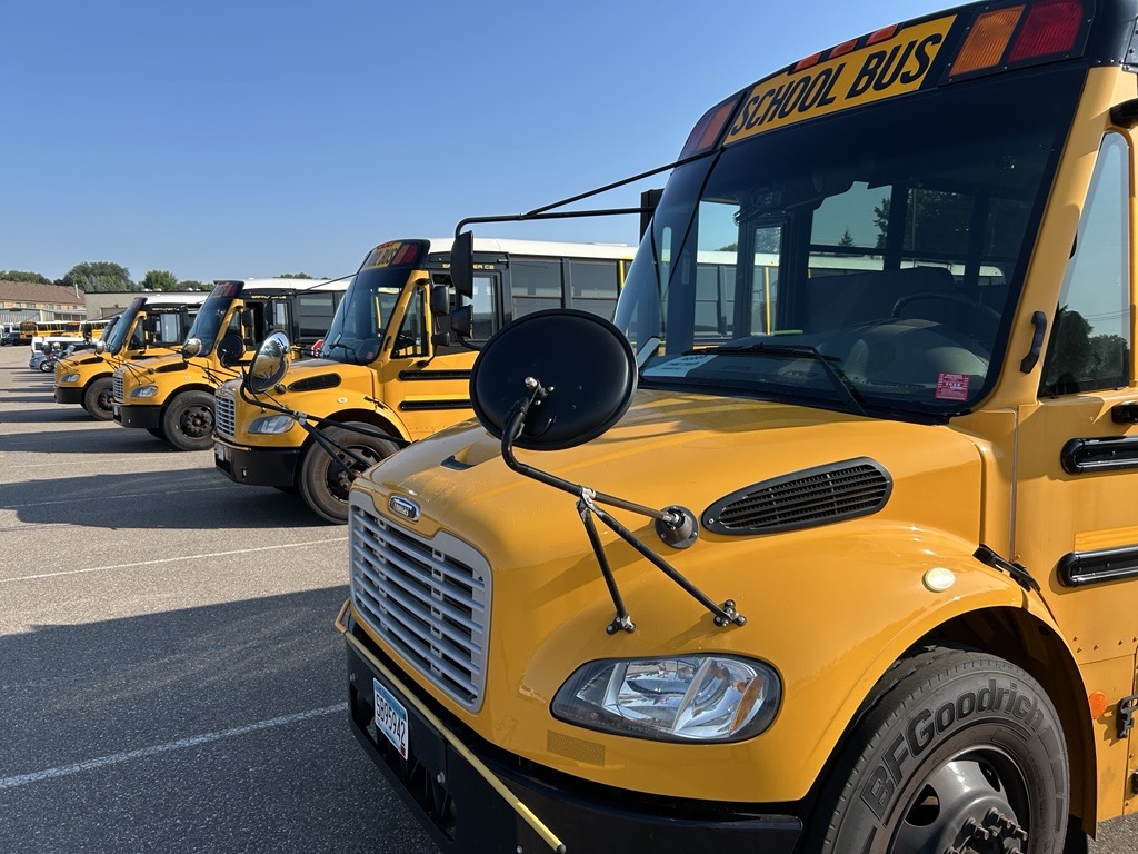 MnDPS_MSP's tweet image. Every time the red lights on a school bus flash, a child is counting on all of us to do the right thing — stop. That’s we stopped by Minnesota Live to talk about the dos and don’ts of school bus safety. 

kstp.com/special-covera…