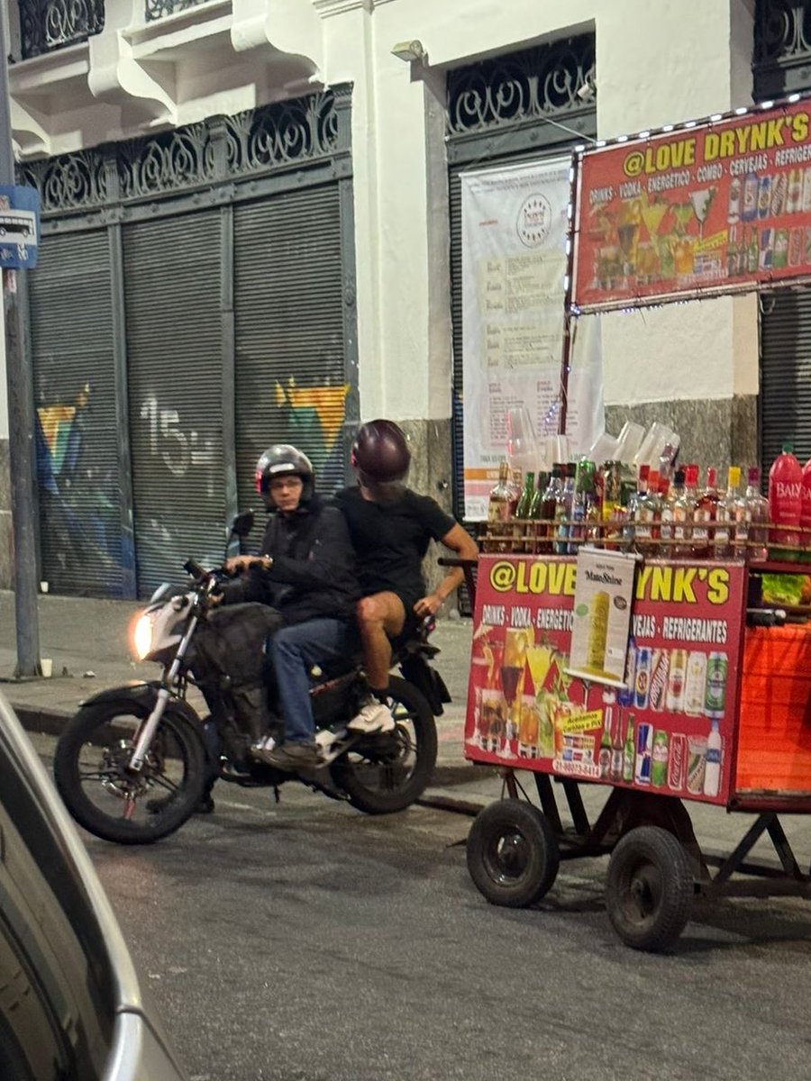 gabegabinho's tweet image. #fui #mulherdepreso