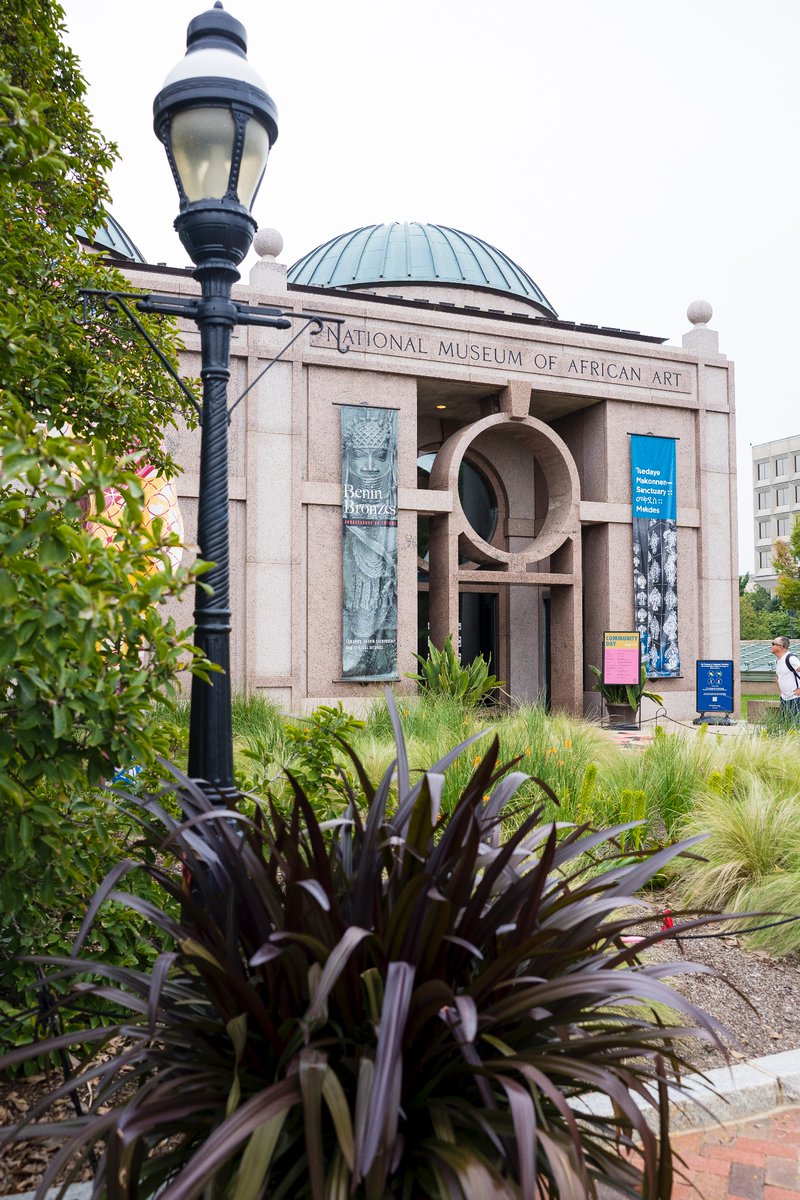 si_africanart's tweet image. Due to the government shutdown, we are temporarily closed beginning on Sunday, Oct. 12. We will update our operating status as soon as the situation is resolved. We do not plan to update social media other than to inform you of changes to our operating status.