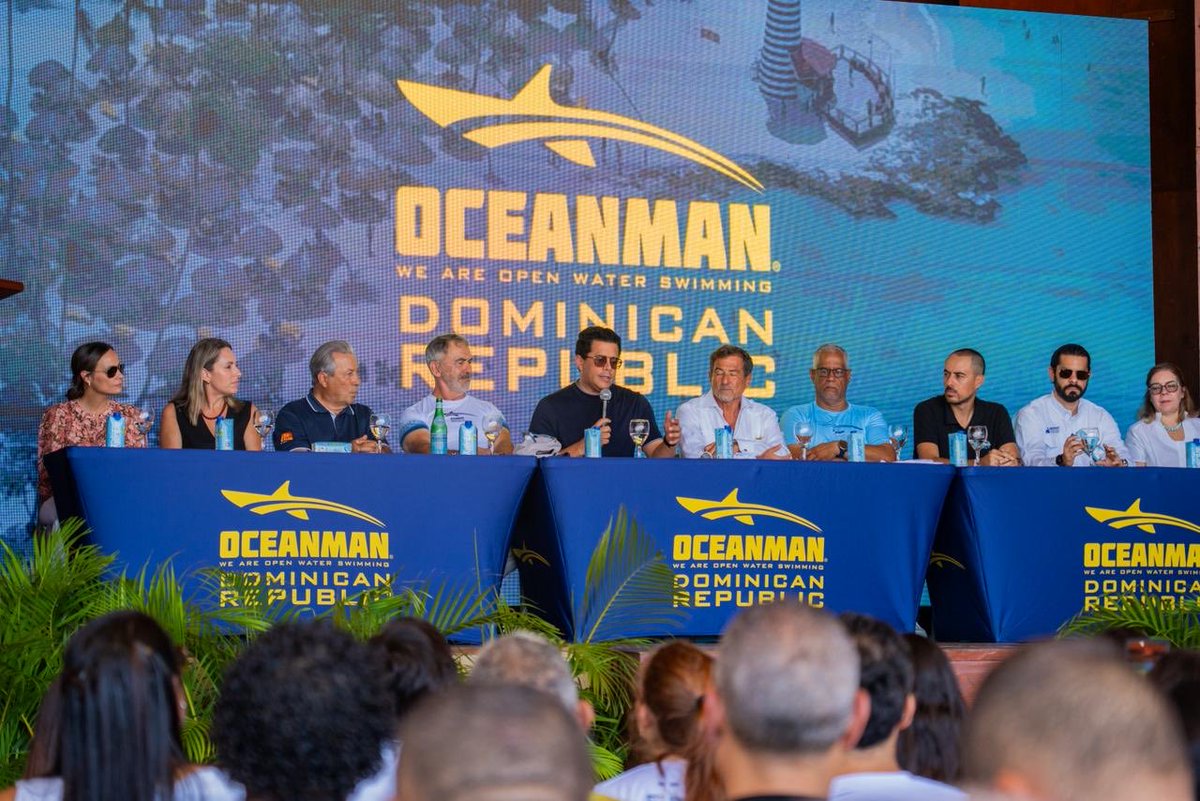 Más de mil nadadores, en su mayoría internacionales, participan en una jornada que une deporte, naturaleza y turismo en un escenario perfecto: la República Dominicana.