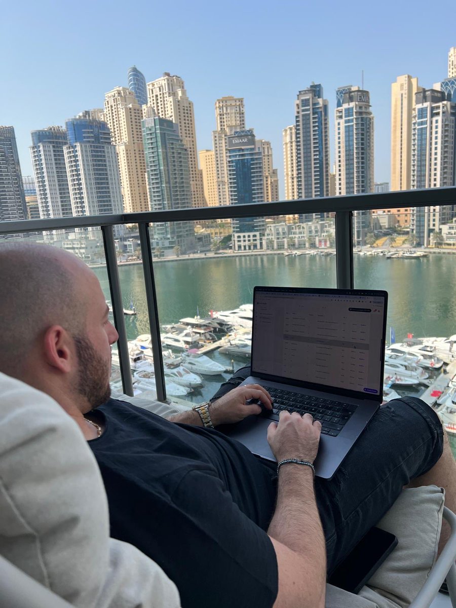 Checked my calendar this morning:
2 meetings booked for next week.

I haven’t done outreach in days.

AI is doing the talking now.