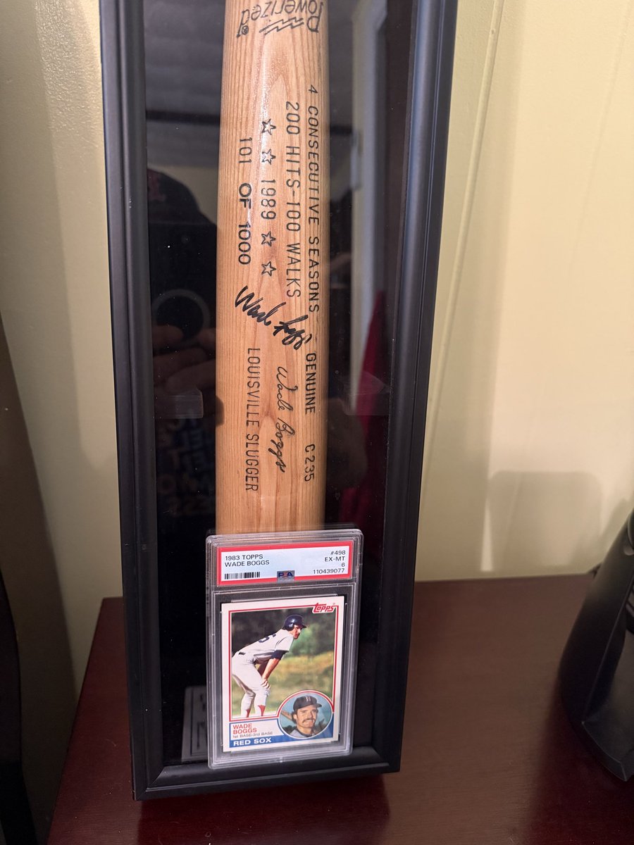 MikeKnox3010's tweet photo. New addition to the @ChickenMan3010  PC!! Great deal from Bud at Buds Card Shop Meredith NH. https://t.co/dgmM5kxCVo