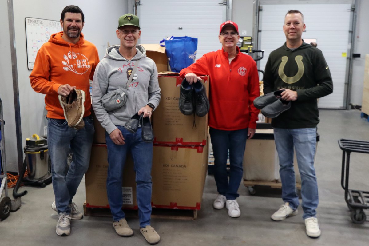 Wpg_Goldeyes's tweet image. This morning at @SiloamMission, new and gently used footwear collected at Blue Cross Park this past season as part of the Quarks Cares initiative were delivered. 

Created by the Goldeyes and The Quark Group in 2016, the program has resulted in the donation of thousands of pairs…