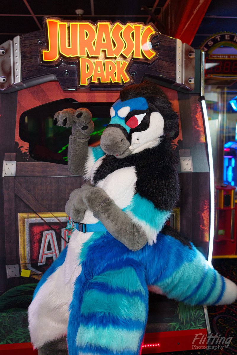 Jurassic BEA! #FursuitFriday

📸 <a href="/flittingphotos/">Flitting Photography</a> 
✂️ <a href="/hounds_teeth/">houndsTEETH</a>