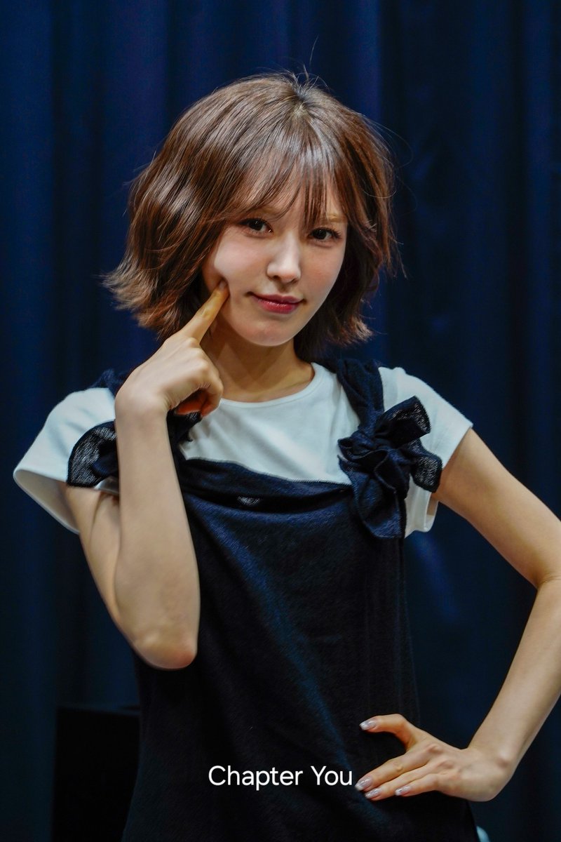 ChapterYou221's tweet image. 251010 비트로드 팬싸인회
BEATROAD Fansigning

#WENDY #웬디 #Sunkiss #CeruleanVerge #WENDY_Verge