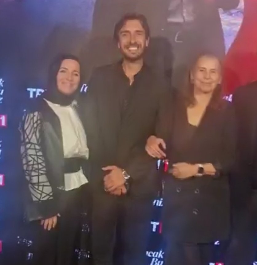 Bu üçlünün bir araya gelip de ortalığı yıkmama ihtimali olmadığını tahmin etmeliydik