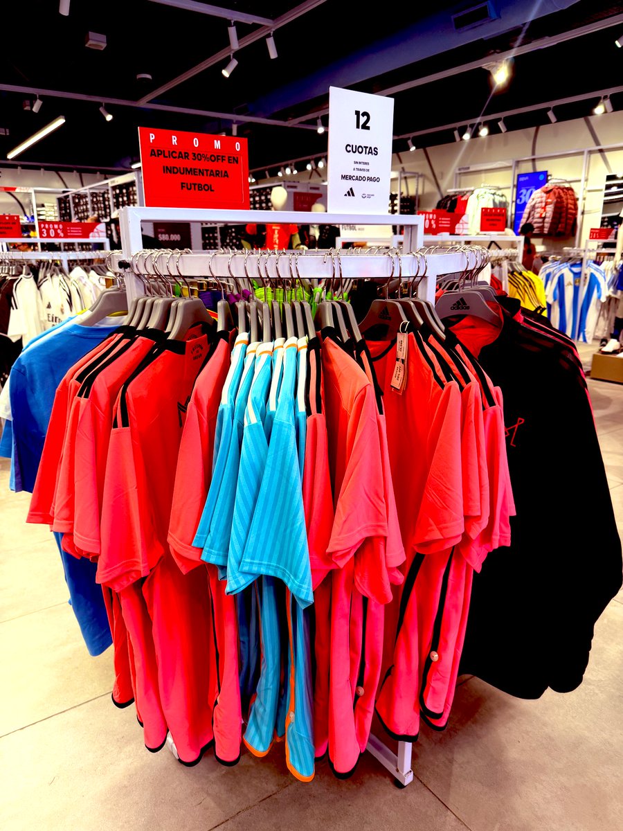 vmenditto's tweet photo. 🔥 Reporte ADIDAS Villa Urquiza ahora 

30% en todo lo que sea futbol 
Precios de outlet
30% MODO + BBVA 

Messi Rosa $21.000 - 30% MODO BBVA queda en $15.700
Argentina retro : $72.800 - 30% MODO BBVA queda en $51.000
Argentina : $58.100 - 30% MODO Bbva queda en $40.670
River negra : $31.500 - 30% MODO BBVA queda en $22.050

Sigo abajo 👇