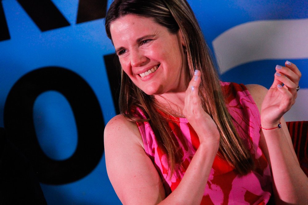 Loa docentes le hacen PARO a Milei y Pullaro les descuenta el dia.

PULLARO DEFIENDE A MILEI

Si queres que te defiendan a vos. Vota a Caren