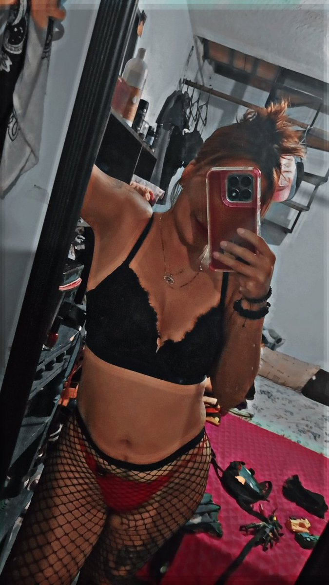 "Puedo ser bendición, puedo ser maldición todo depende de cómo me trates. El infierno reside en mis labios, dime si quieres probar, si con fuego tú quieres jugar, pues yo te puedo enseñar" 🎶😈🫦

#ViernesCogelón #ViernesDeSeducción #ViernesDeGanarSeguidores #sugar #telegram 💲