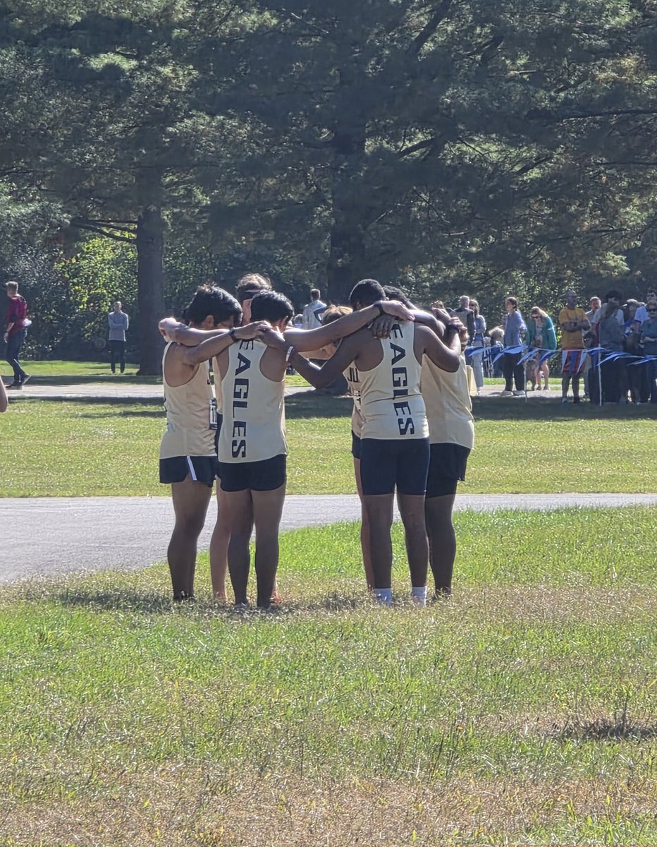 Congrats JUXC Men on placing 6th place overall @ The Bethel University Invite in Indiana. (Sr) Chase Porshe finished 4th with a time of 27:06 while (Jr) David Peterson finished 16th Overall. Good Job Guys and Gals, next up Bradley Pink Invite at Bradley University. #JUXCTF