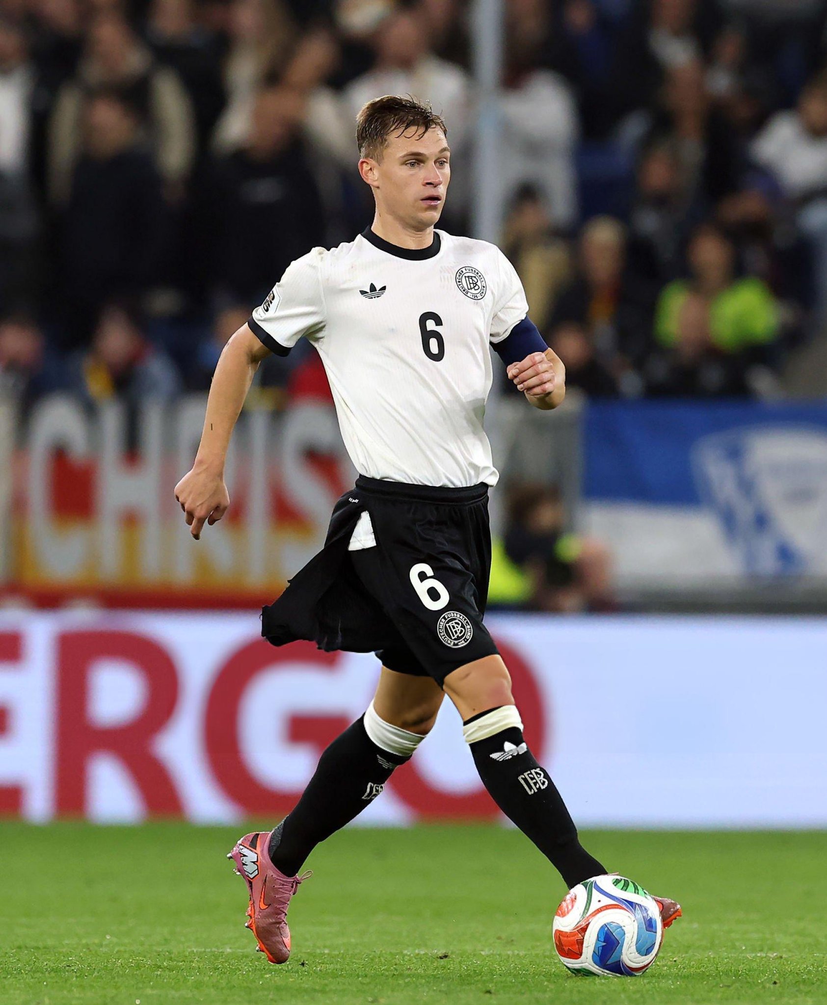 kimmichページ 2024-25 Topps UEFA Club Joshua Kimmich #108 Black