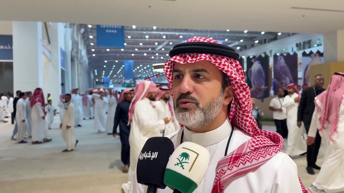 نائب الرئيس التنفيذي لنادي الصقور السعودي أحمد الحبابي: معدل الحضور اليومي لمعرض الصقور والصيد يبلغ 70 ألف زائر. عبر مراسل الإخبارية محمد عثمان نائب الرئيس التنفيذي لنادي الصقور السعودي أحمد الحبابي: معدل الحضور اليومي لمعرض الصقور والصيد يبلغ 70 ألف زائر. عبر مراسل الإخبارية محمد عثمان