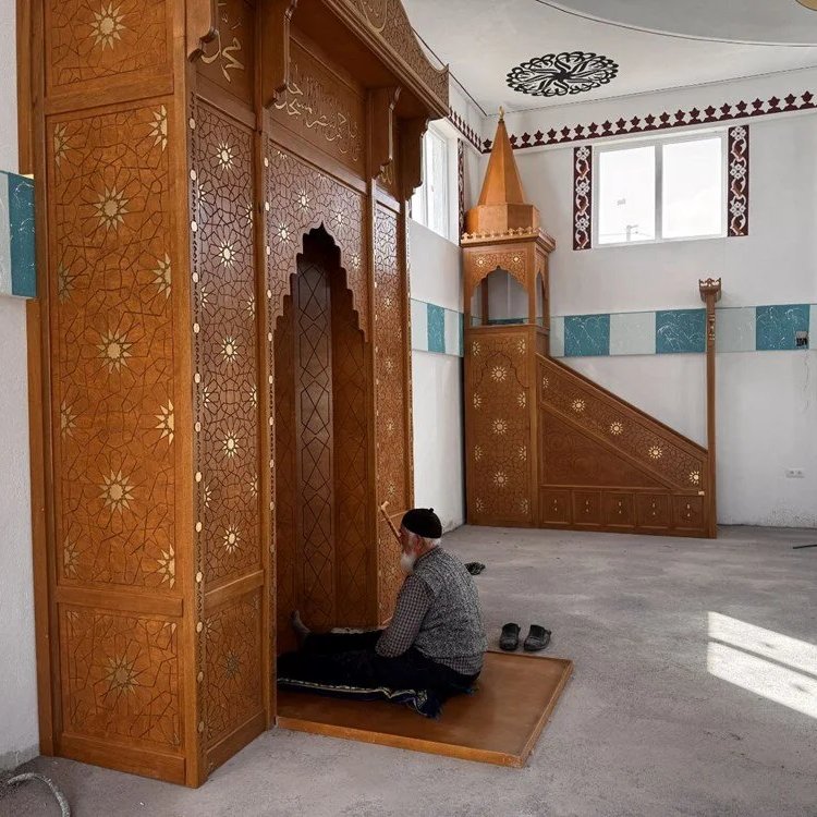 bosunatiklama's tweet image. Aksaray'da 91 yaşındaki Ahmet Köse, çocukları köye dönmek istemediği için miras bırakacağı arazileri satıp 5 milyon TL'ye cami yaptırdı.
"'Gelin yanımda durun, malım sizin' dedim gelmediler. Ben öldükten sonra çocuklarım arsaları satacaktı, sağlığımda ben sattım."