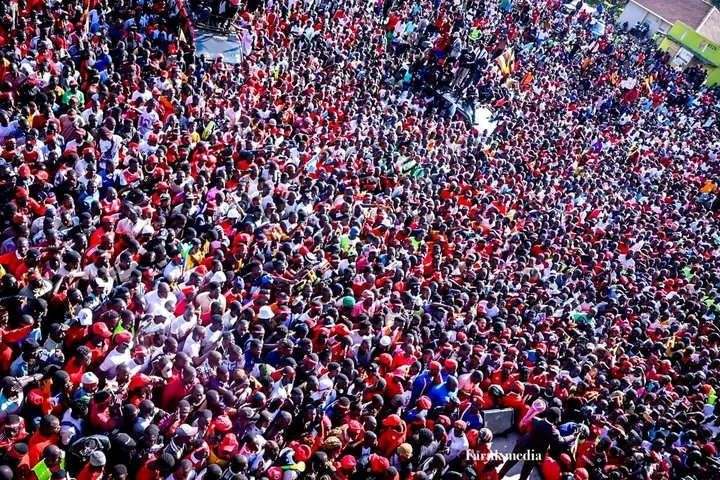 BreeBruder's tweet photo. Bobi wine must win ,, https://t.co/DFgvtfjXje