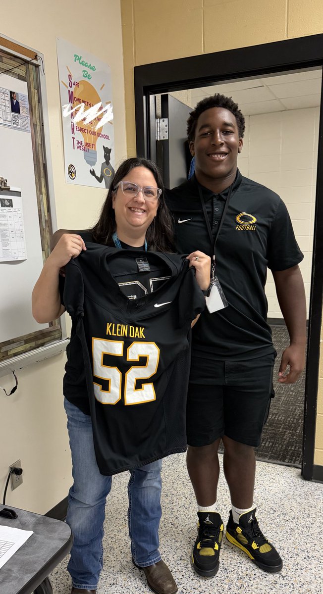 Game day and I was honored to wear Hawkins jersey today! Thank you! <a href="/KleinOak/">Klein Oak HS</a> #oakem