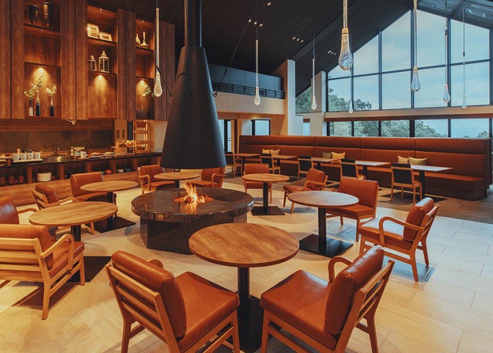 fire55miya's tweet image. 那須の森にあるオールインクルーシブの［THE KEY HIGHLAND NASU］

夜は焚き火、朝は霧に包まれた森。
このクオリティでリーズナブルだった事に驚きの宿。