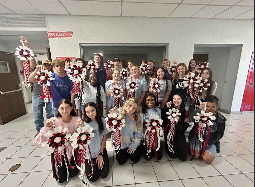 Students in Ms. Johannes' floral design class created homecoming mums. Great job!