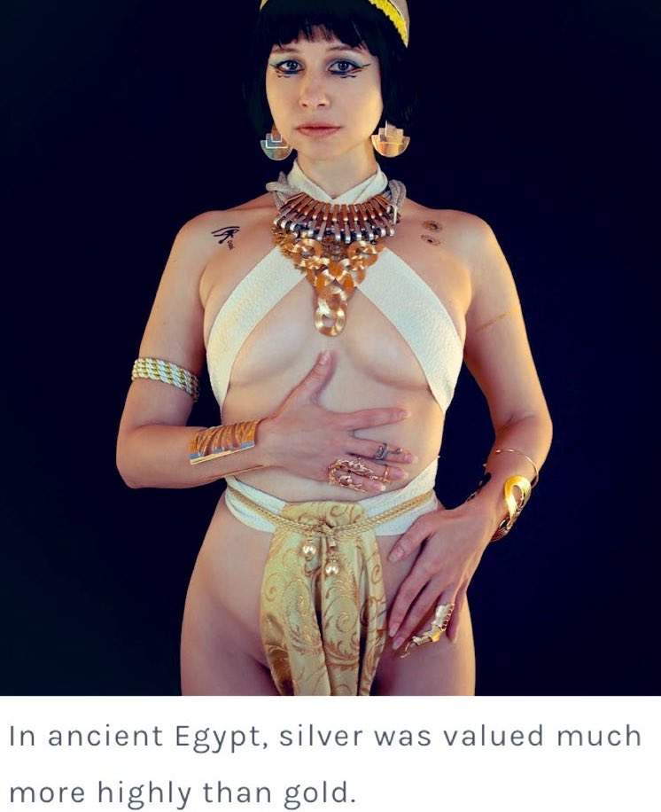 BoobsBullion's tweet image. It’s Fun Fact Friday!! 

Looking at the price difference now it’s hard to believe silver was once more valued than Gold! ✨🪙💋