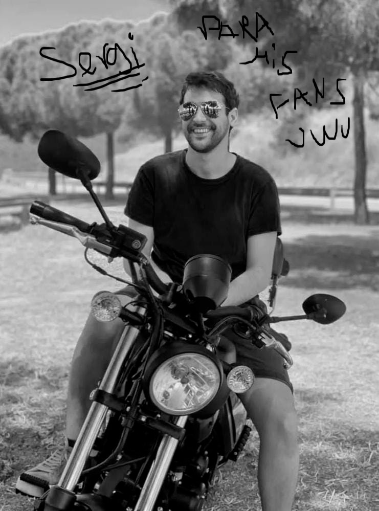 Bueno. El Torneo de Sonic Racing Creators CrossLeague ha llegado a su fin. Enhorabuena a <a href="/TanilloGame/">🌀Tanillo🌀</a> por ganar un LEGO de Shadow con su Dark Rider! Y lo prometido es deuda... Una foto mía en moto, firmada para mis fanses uwu.💙✨