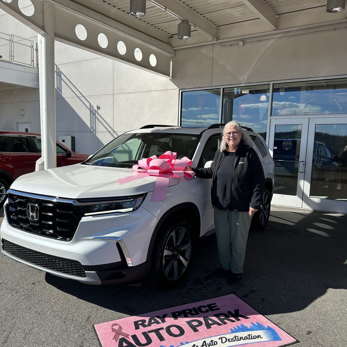 raypricecars's tweet image. 🎉 Heading into the weekend with a little extra excitement! 🎉

Help us congratulate these drivers on joining the Ray Price family. We can't wait to hear about those first miles you put on the odometer.

#RayPriceFamily #FridayVibes #UpgradeYourRide