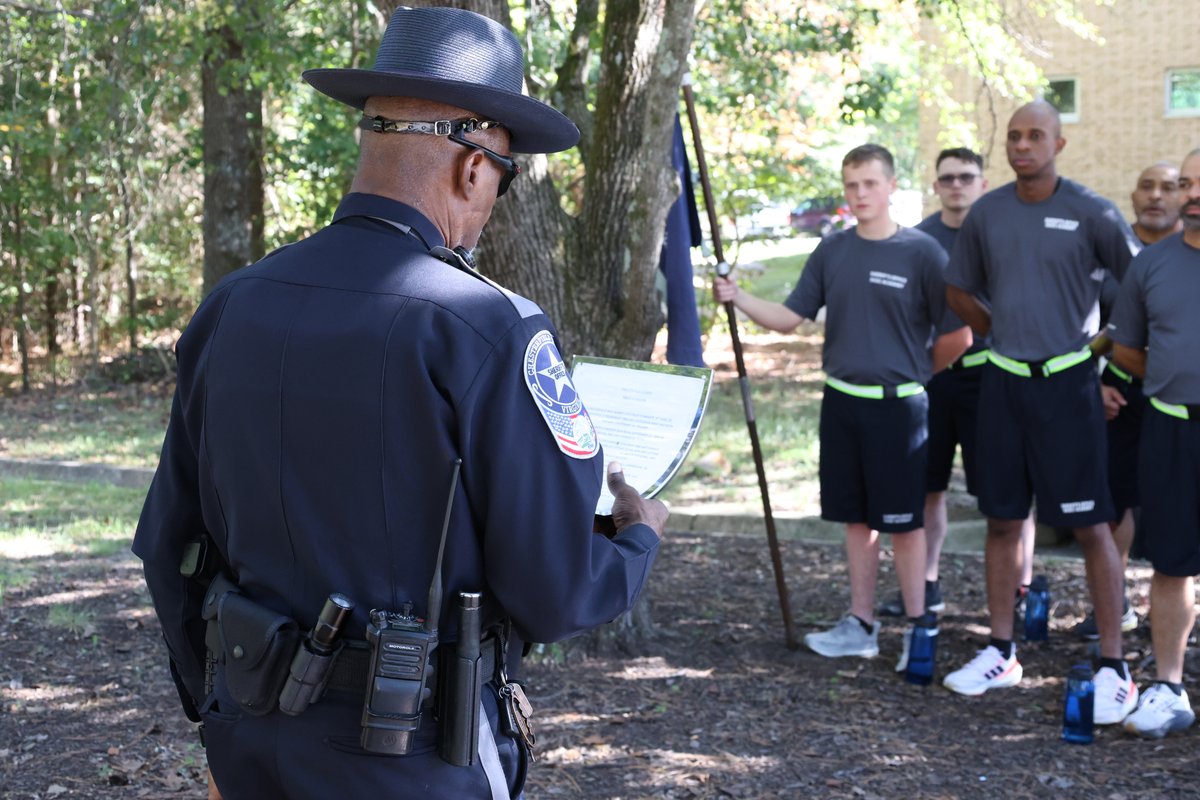 CCSOVA's tweet image. Yesterday, the 41st Basic Academy completed its 6th history run with Captain Gholson, learning about Philip Stanhope, the 4th Earl of Chesterfield. These runs connect recruits to the rich history of Virginia, Chesterfield County &amp;amp; the Sheriff’s Office. #basicacademy #training