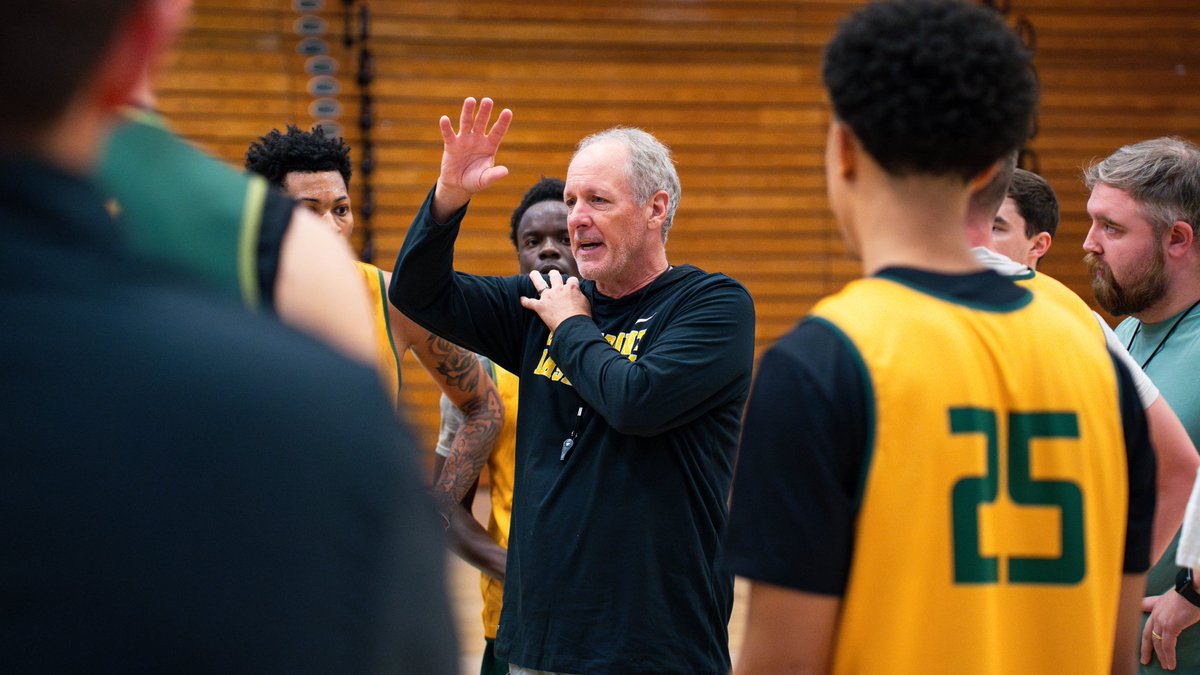 UVMmbb's tweet image. Hoop. Hustle. Repeat.