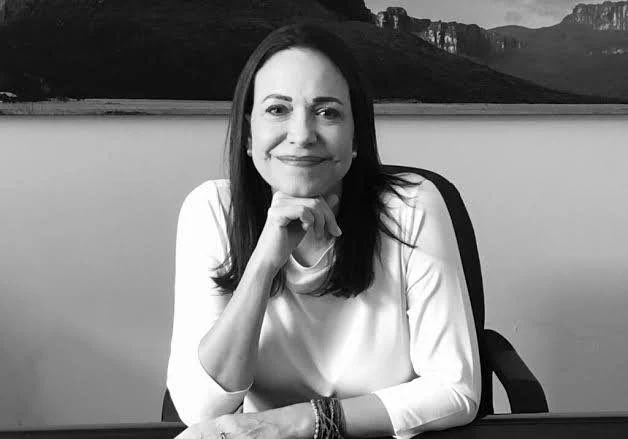 ieNcodeChannel's tweet image. Same vibes. Quien quiera entender que entienda.

#NobelPeacePrize #Trump #corinamachado