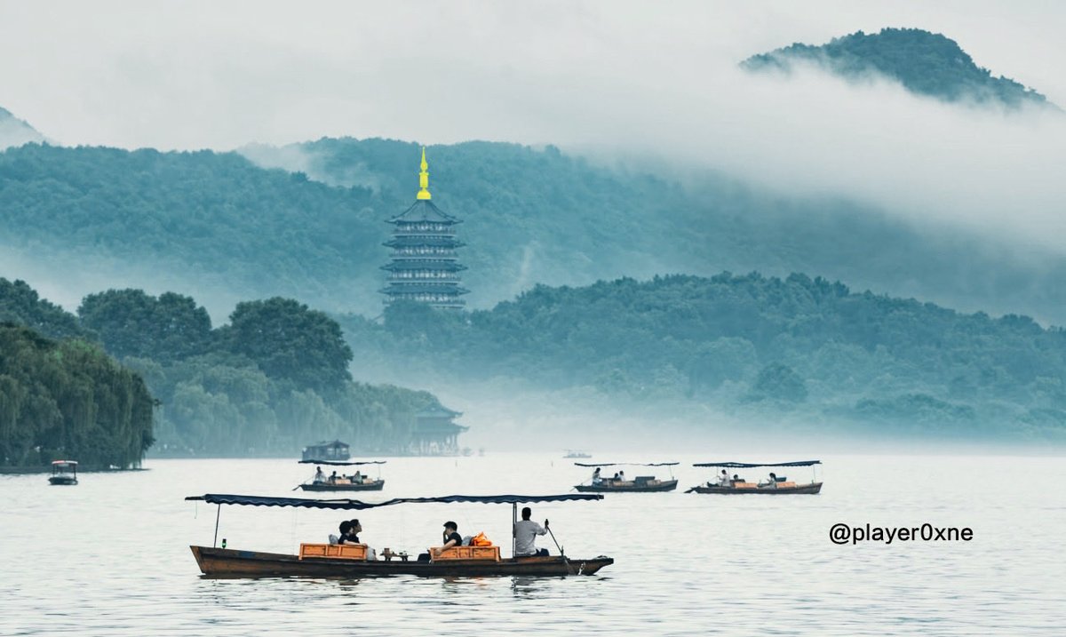 player0xne's tweet image. 我最爱的湖——西湖，西湖之美，不仅在其山水的朦胧意境，更在于无数文人墨客在此留下的文化瑰宝，而雷峰塔正是这一切的见证与守护者。

@DataHaven_xyz 亦是如此，每位探索者都是“文人墨客”，其创造的数据是未来的“瑰宝”。我的 #DataBeacon 灵感源于此塔，它代表着守护与传承。