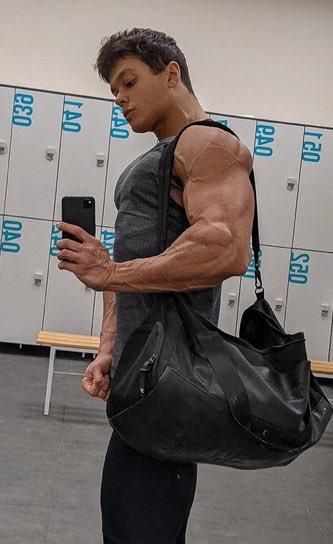 hunters of str8 tweet media