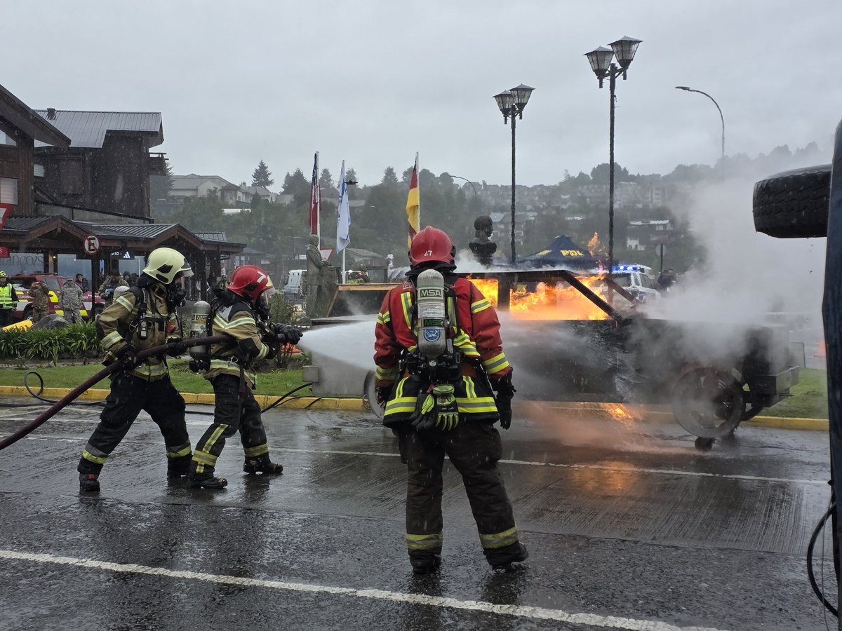 𝗦𝗢𝗟𝗜𝗗𝗔𝗥𝗜𝗗𝗔𝗗 𝟮𝟬𝟮𝟱 | Con eventos realizados en la Costanera de Puerto Varas y el Campus Sur de la ANB, se ejecutó el Big Day del Ejercicio Solidaridad Binacional 2025.

<a href="/SNOBomberos/">Sistema Nacional de Operaciones</a>

Revisa el detalle y la galería de fotos en el link 👇
facebook.com/share/p/1Gwibm…