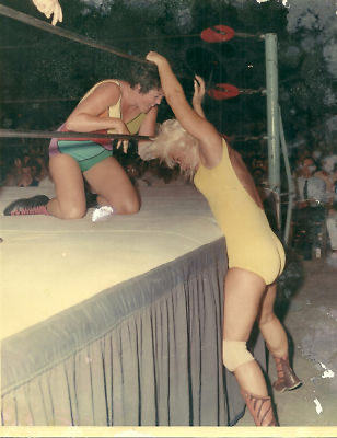 ClassWomenWrest's tweet image. Belle Starr vs Penny Banner