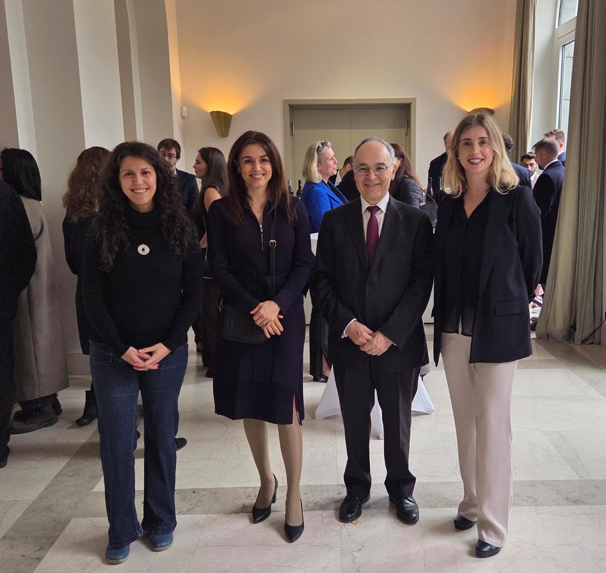 Sociedad CERFA agradece la invitación de la Embajada de España en Berlín y la Consejera de Cultura y Ciencia,  Helena Cosano con motivo de la celebración del día de la Hispanidad @cosanohelena <a href="/EmbEspAlemania/">Embajada de España en Alemania</a>