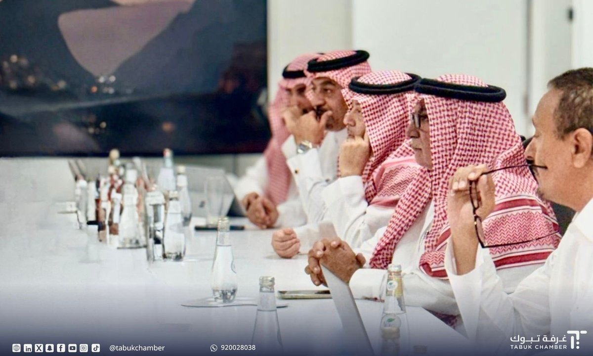 #زيارة

قام أعضاء مجلس إدارة #غرفة_تبوك بزيارة إلى مشروع أوكساجون #ميناء_نيوم، حيث عُقد اجتماع بين الطرفين، استُعرض خلاله عرض مرئي عن المشروع وبعد ذلك قاموا بجولة ميدانية تعريفية على الميناء وباقي المشاريع التابعة لمشروع أوكساجون وما يقدمه من إمكانات واعدة.
كما تم خلال اللقاء