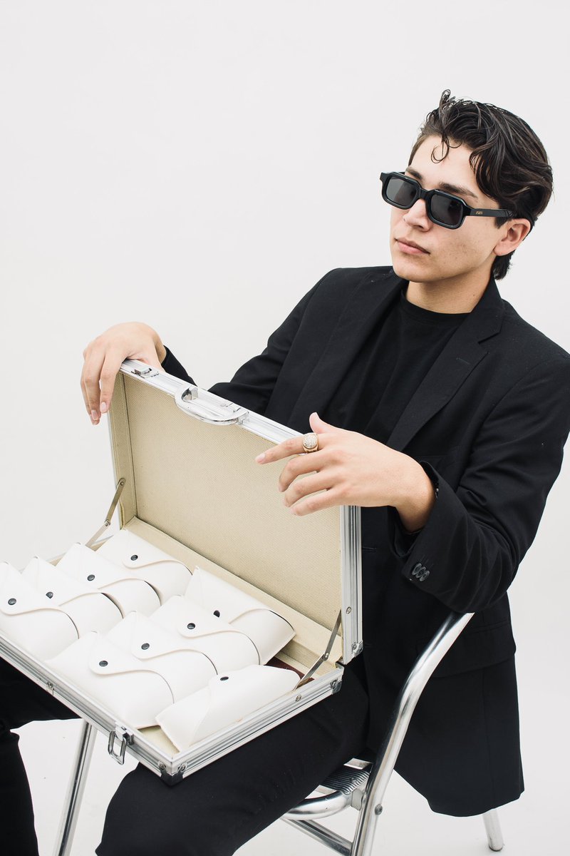 Kozio_mx's tweet photo. Próximamente: nuevos modelos Kozio
Diseño elegante, materiales de alta gama y una esencia única. Kozio Eyewear eleva tu estilo con una visión sofisticada.🕶️ https://t.co/9ZD5iiwzfL