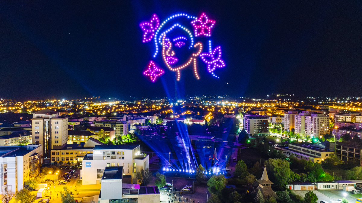 flystackshows's tweet image. 🎆🛸Two legendary night in Baia Mare — the sky turned into pure magic with drones, fireworks,  and lights❤️
💫Unforgettable moments. See you soon, Baia Mare.🚀
