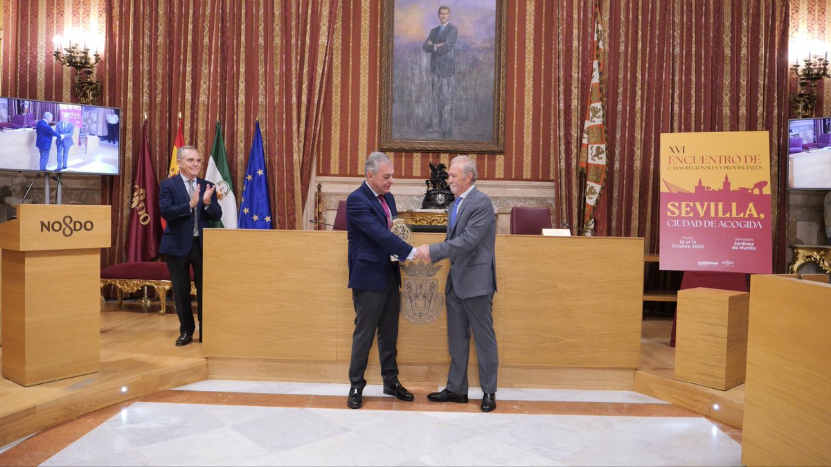 🎇Inaugurada la XVI Edición del Encuentro de Casas Regionales y Provinciales.
 
📜Con el pregón de Juan José Laforett, cronista oficial de la isla de Gran Canaria y de la ciudad de las Palmas de Gran Canaria, se ha inaugurado esta ilusionante edición.