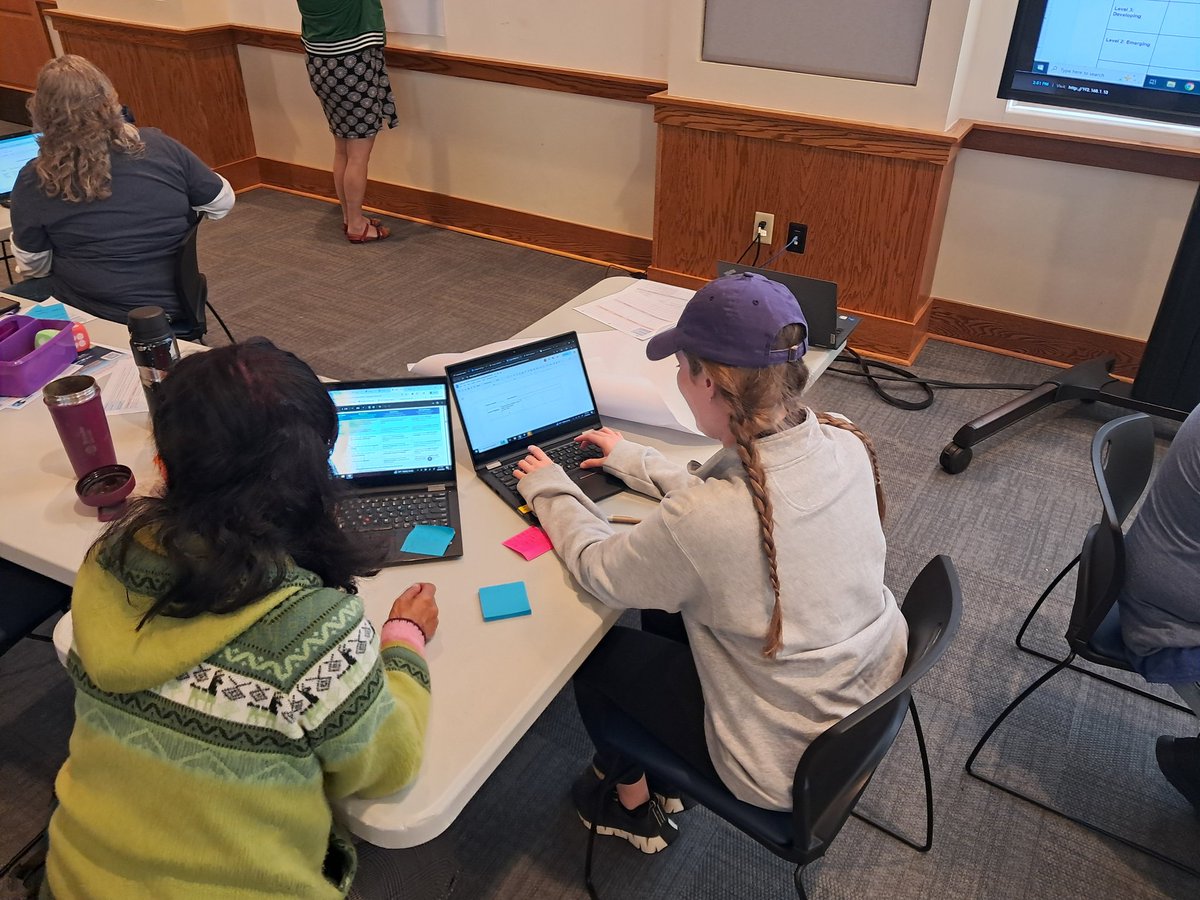 Emily Lewis tweet media