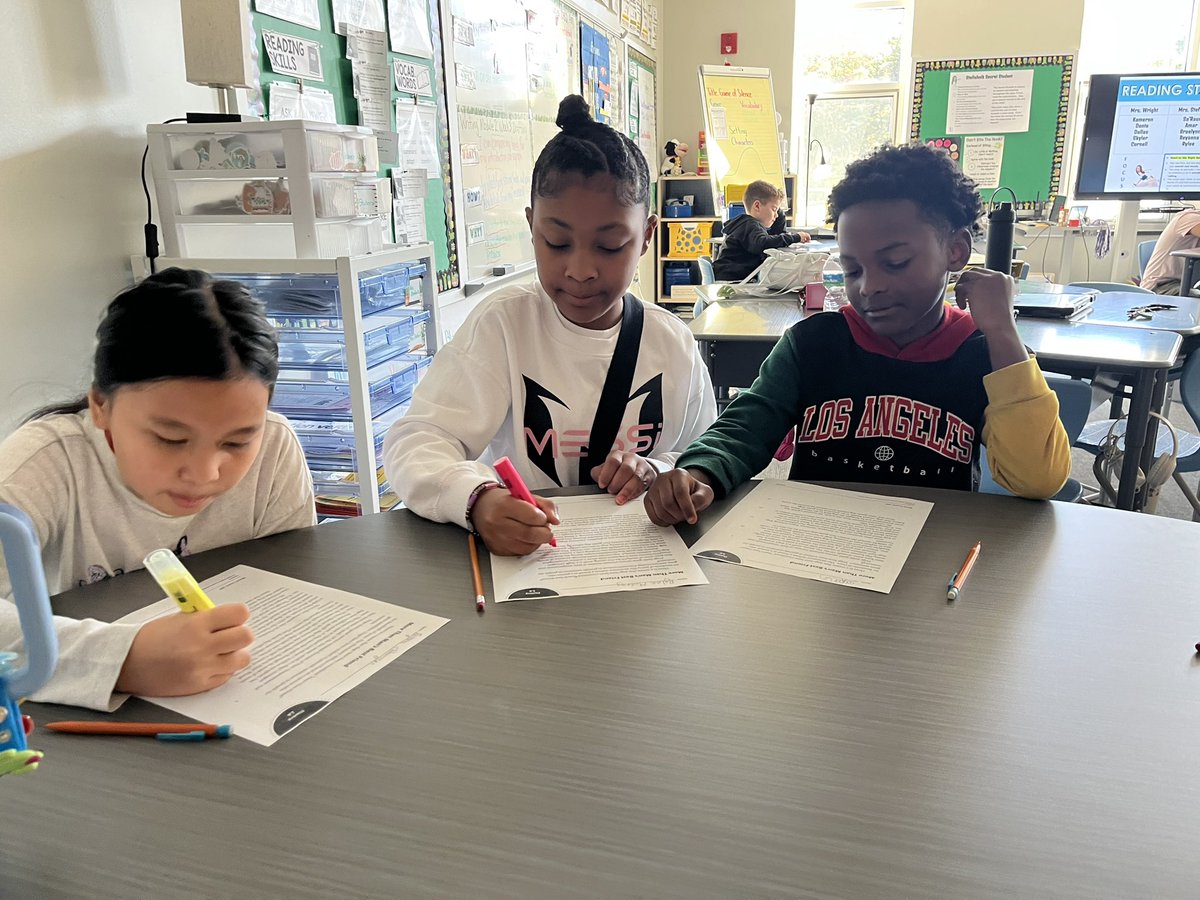 MrsStefanik's tweet photo. Room 221 was reading out loud and proud today! 💪🎶 Echo, choral, giggles, and growth — that’s how we do Fluency Friday! #FluencyFun #ReadersInAction @RossvilleElem https://t.co/aIVS2kNw0g