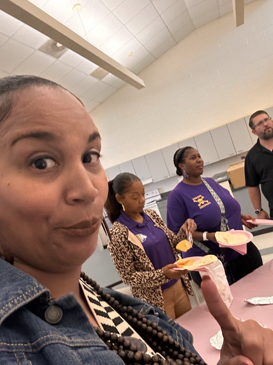 Fridays are for productive ILT meetings and when it’s Principals month we treat our leader <a href="/LatreiciaAllen/">Dr. Latreicia Allen</a> to MiCasitas!! We left full on a Friday and prepared for the upcoming work week! <a href="/TashaTeaches_11/">LaTasha Hicks</a> <a href="/JGMS_AP_AD/">Bobby Dorman</a>
