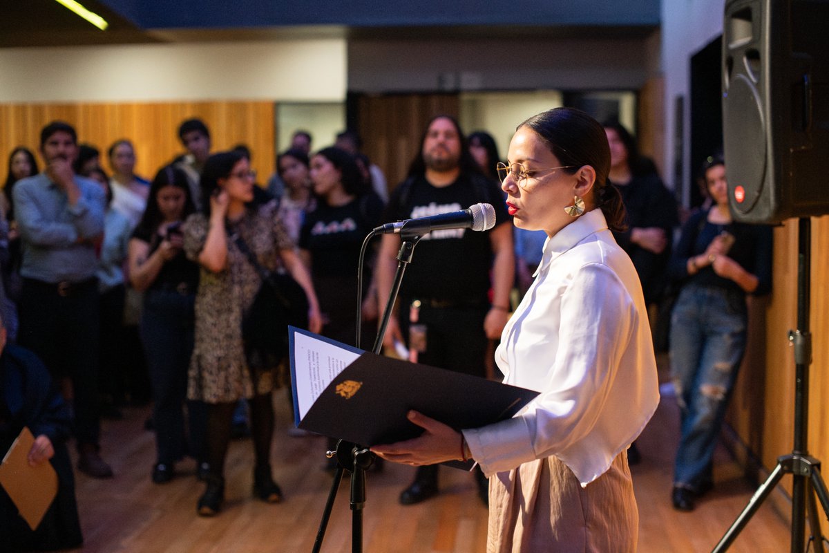 📸​Les dejamos un registro de lo que fue la jornada inaugural de la 17 Bienal de Artes Mediales de Santiago.

📅​¿Quieres conocer lo que se viene para los próximos días? Revisa la programación completa e inscríbete en todas las actividades del encuentro en bienaldeartesmediales.cl