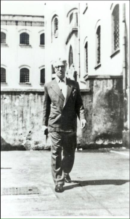 GunlukhafZa's tweet image. 11 Ekim 1971:
18 yaşında TKP üyesi olup 5 yıl sonra Merkez Komitesi&apos;ne seçilen, 1954&apos;de Vatan Partisi&apos;ni kuran, aralıklarla toplam 22.5 yıl hapis yatan Dr.Hikmet Kıvılcımlı (69) Belgrad’da hayata veda etti