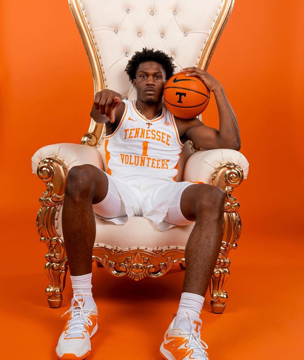More_Issues's tweet image. BREAKING: 4⭐️ SF Manny Green has committed to Tennessee.🍊