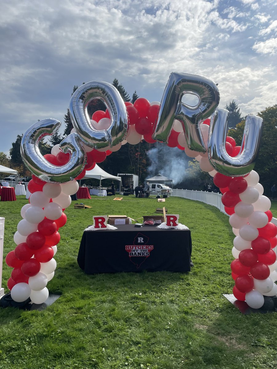 jeffaustin6's tweet photo. @alexinsdorf99 Rutgers alumni association tailgate at UW that I built for them. https://t.co/tkwdY8sdVh