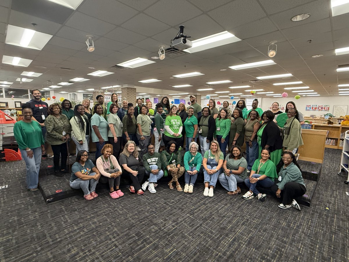 Luella Elementary School (@luellaes_hcs) on Twitter photo 💚Today our LES staff wore GREEN in honor of World Mental Health Day.  Huge thanks to our MHWF, Mrs. Williams, for keeping wellness at the forefront for our students and staff - today & every day!  #WorldMentalHealthDay  #LuellaElementary #MentalHealthMatters 💚Today our LES staff wore GREEN in honor of World Mental Health Day.  Huge thanks to our MHWF, Mrs. Williams, for keeping wellness at the forefront for our students and staff - today & every day!  #WorldMentalHealthDay  #LuellaElementary #MentalHealthMatters