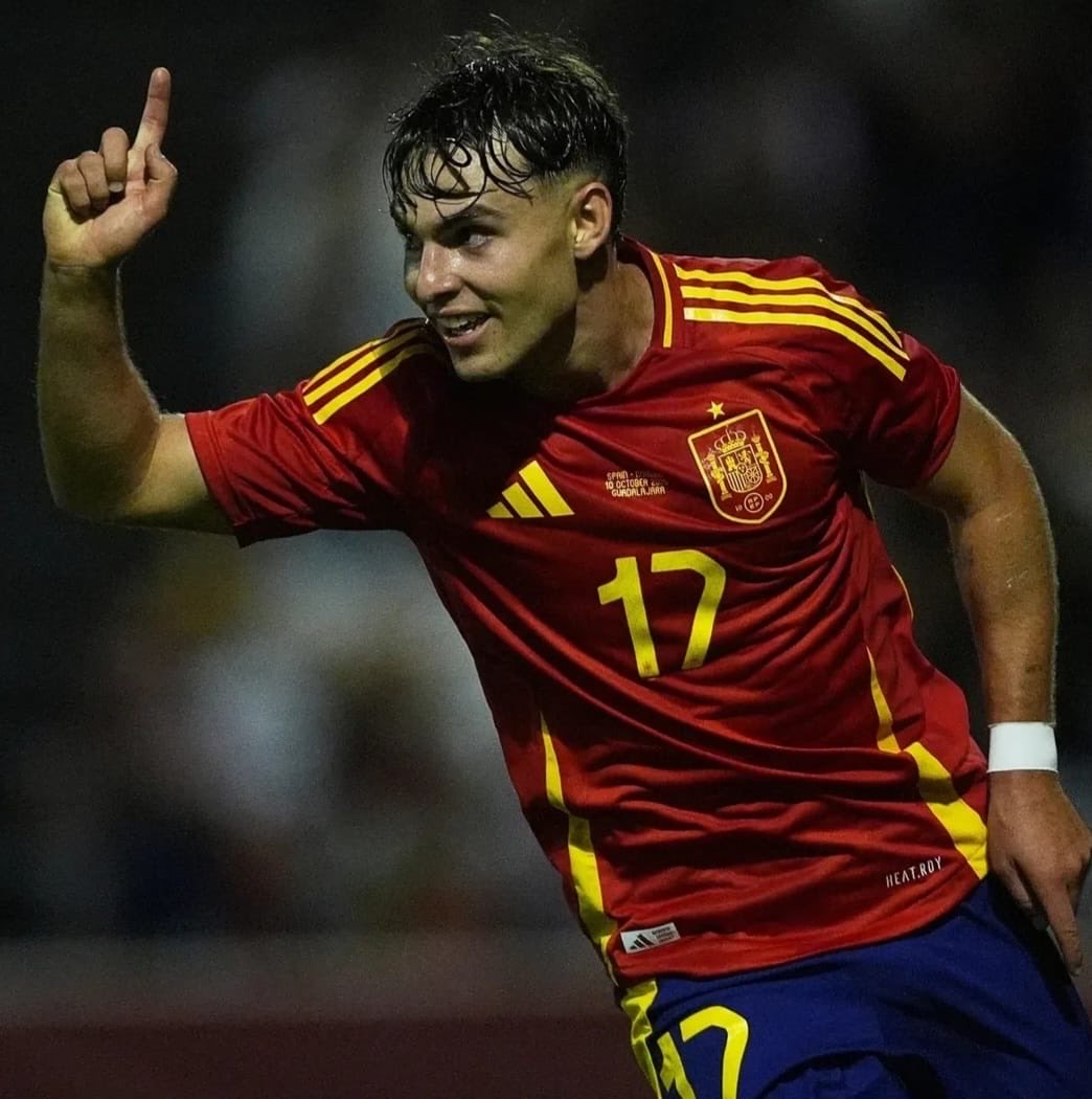 Estreno goleador con España Sub-21. ¡Enhorabuena, Ángel! 🇪🇸💪

📸 <a href="/SEFutbol/">Selección Española Masculina de Fútbol</a>