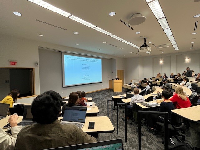 WashUMedRadOnc's tweet image. Great turnout to learn about cancer biology science @SitemanCenter Research Symposium! 
The #radonc labs of @JulieSchwarz14 &amp;amp; @VKapoor25 were well-represented at the podium.