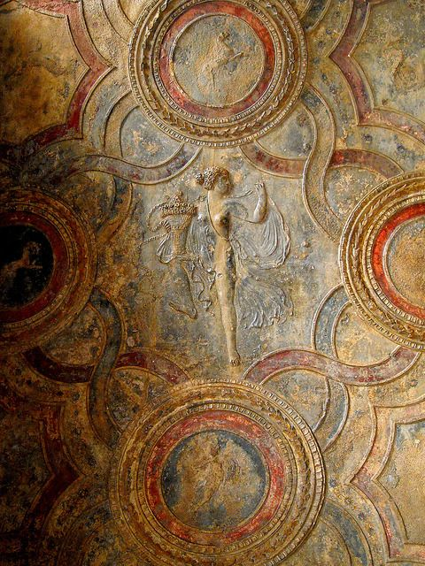 xmuse_'s tweet image. Absolutely stunning! 

Stucco decorations from the Stabian Baths, the oldest and largest bath complex in Pompeii, dating back to the 2nd century BC.