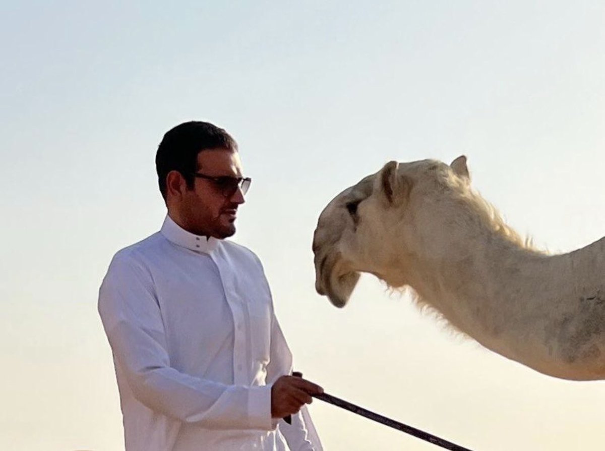 صاحب السمو الملكي الأمير عبدالعزيز بن سعود بن نايف بن عبدالعزيز آل سعود.
وزير الداخلية.
حفظه الله.
عند منقية النايفات الخاصه به.