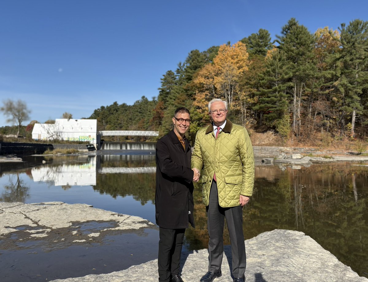 L’Amb. <a href="/JCKugener/">Jean Claude Kugener</a> a été recu par le maire de #Mascouche <a href="/G_Tremblay/">Guillaume Tremblay</a> pour visiter le site du manoir où résidèrent en exil la Grande Duchesse Charlotte et la famille grand ducale #Luxembourg durant quelques semaines avant d’emménager 1305 avenue des Pins 
➡️ sodam.qc.ca/wp-content/upl…
