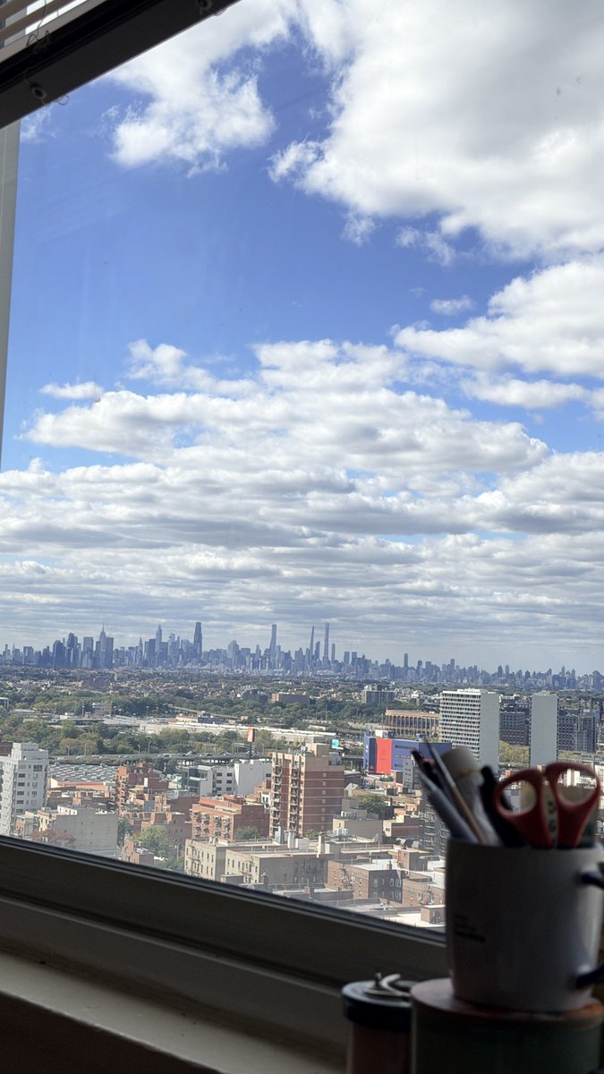 AnHeartist's tweet image. Friyayyyy!!! 💃 #ViewFromTheWindow